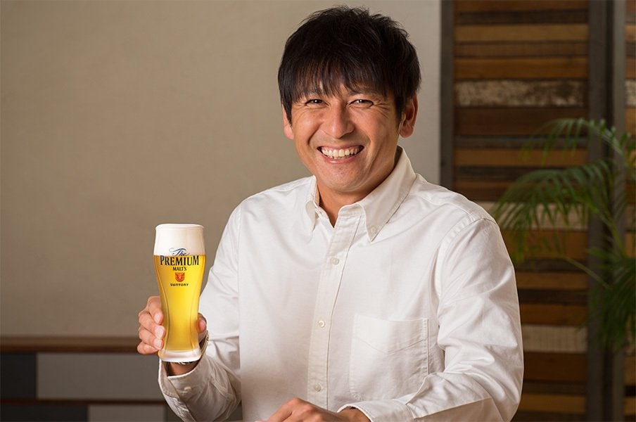 <プレミアム・インタビュー>中田浩二「1日の仕事を振り返りながら飲むビールが最高のご褒美」<Number Web> photograph by Shiro Miyake