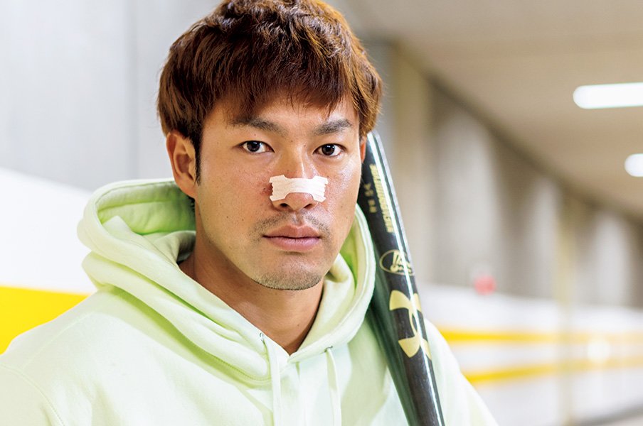 柳田悠岐「自然体で、ボールを遠くへ飛ばしたい」~呼吸とパフォーマンスの相関関係~<Number Web> photograph by Takuya Sugiyama
