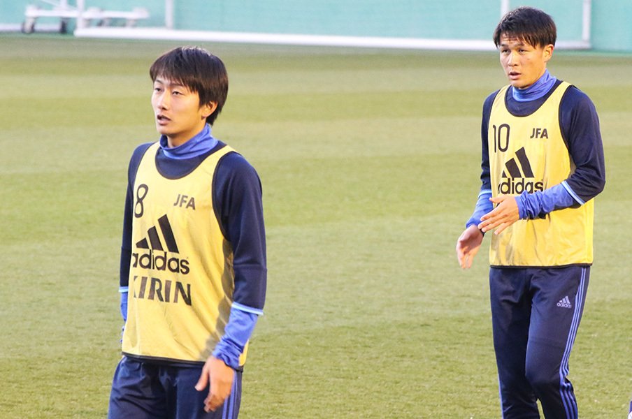市船、Jリーグ、代表でもライバル。杉岡大暉と原輝綺、18歳の物語。<Number Web> photograph by Takahito Ando