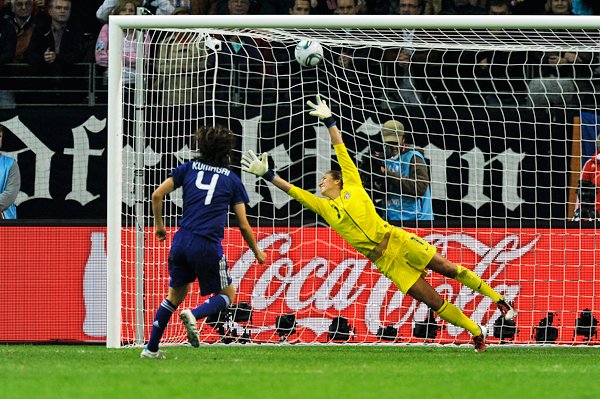 サッカー女子W杯2011決勝、勝利を決めた熊谷紗希のPK