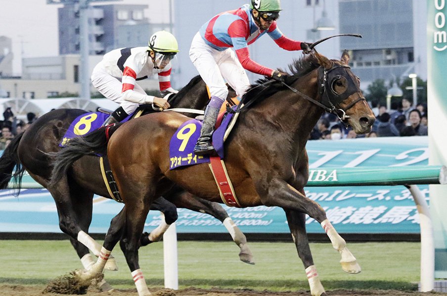 2週連続で武豊戴冠の可能性は大!砂の王者最右翼はアウォーディー。<Number Web> photograph by Kyodo News
