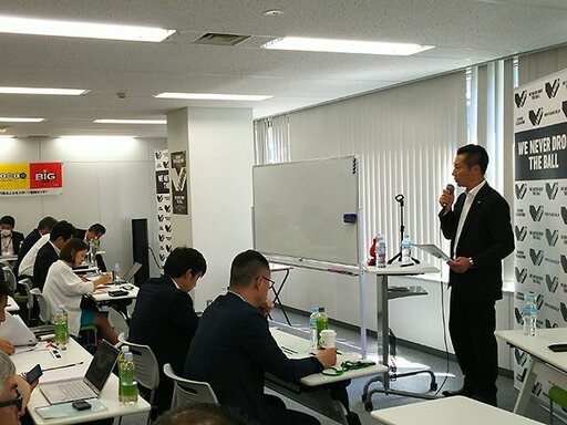 Bリーグで得た経験をバレー界にも。 プロと実業団の「ハイブリッド」策。