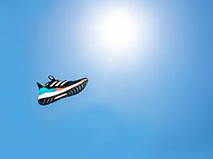 今年こそ初マラソンに挑戦したいランナーへ。adidas「ソーラーブースト」が持つ、未体験のフィット感。