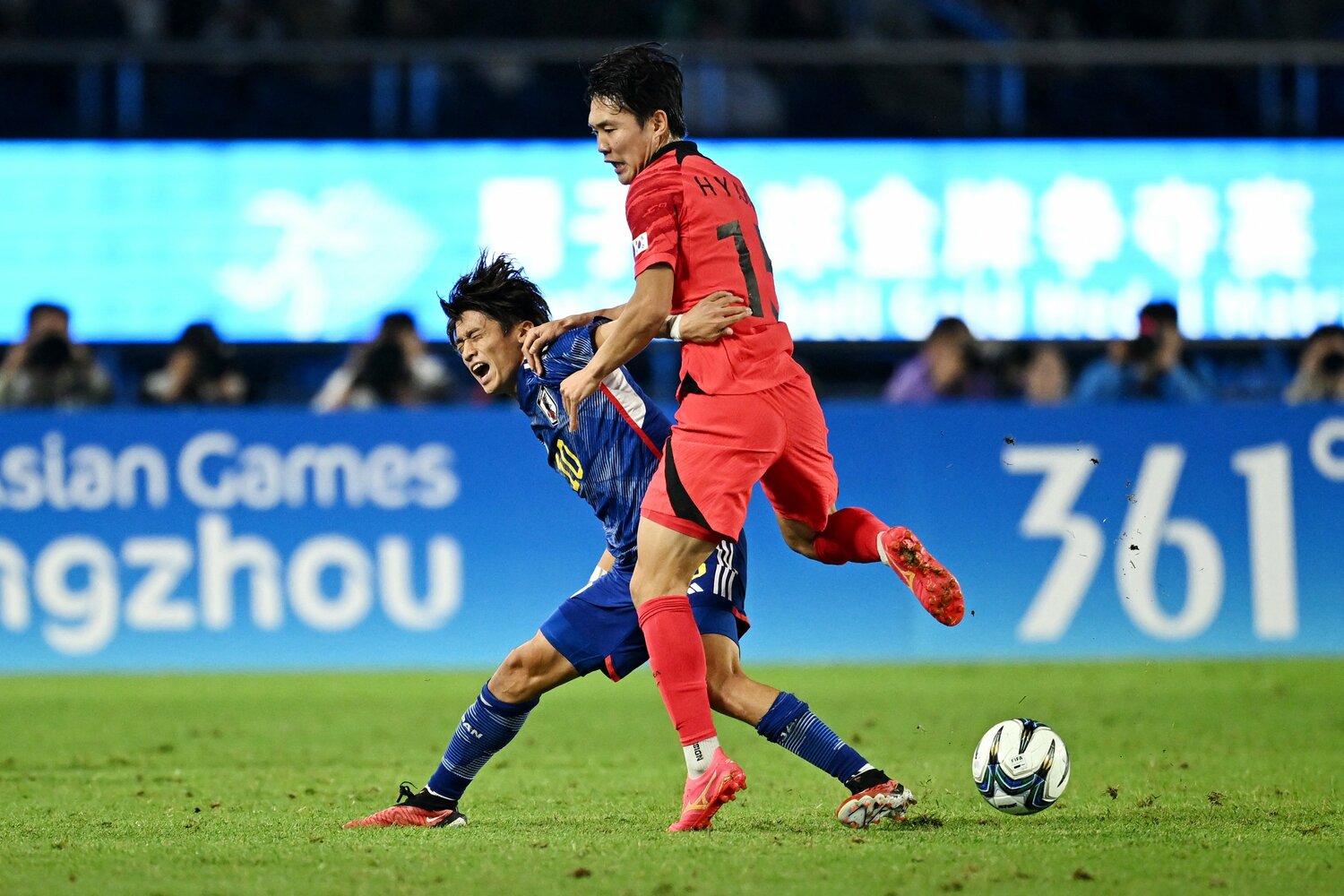アジア大会、日韓戦での西川　©REUTERS/AFLO