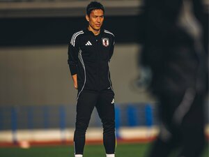 「まだまだですね、まだまだ」“代表だけじゃない”長谷部誠コーチの本業とは…フランクフルトU-21「ドイツの小さな村の4部戦」現場で直撃!