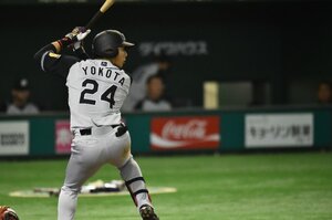 「秀太さん、苦しいです」横田慎太郎24歳は涙を流して引退を決めた…「ボールが二重に見える」窮地の横田を救った、田中秀太からの一言