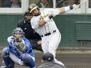 阪神の新外国人選手ロサリオの衝撃！ダンカンが目撃した恐るべきスイング。＜Number Web＞ photograph by Kyodo News