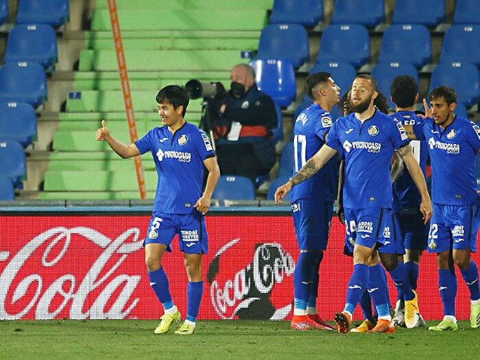 “中量級”の久保建英は「使う側」へ行くべき… 重視すべきモドリッチ＆シルバと同じ資質とは【ヘタフェで苦戦中】＜Number Web＞ photograph by Mutsu Kawamori