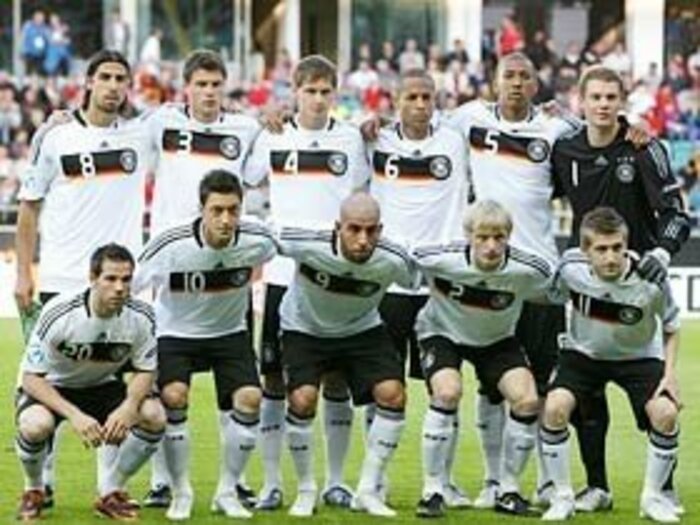 日進月歩のサッカーに日本はついていけるか？～悪しき伝統を捨てたドイツ～＜Number Web＞ photograph by Mutsu Kawamori