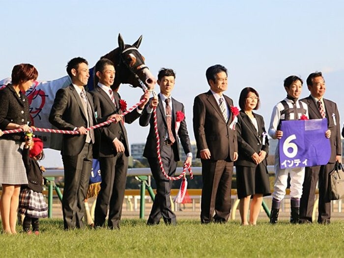 弱い体質、遅いデビューからGI馬に。インティと武豊の丁寧な出世街道。＜Number Web＞ photograph by Satoshi Hiramatsu