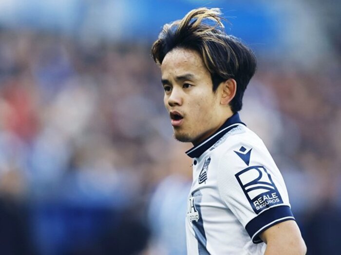 久保建英22歳ケガの悲運→相手DFが痛めた足をストレッチ、“元恩師”の敵将も心配そうに…撮影者が肌で感じる「バスク対決、タケへの敬意」＜Number Web＞ photograph by Daisuke Nakashima