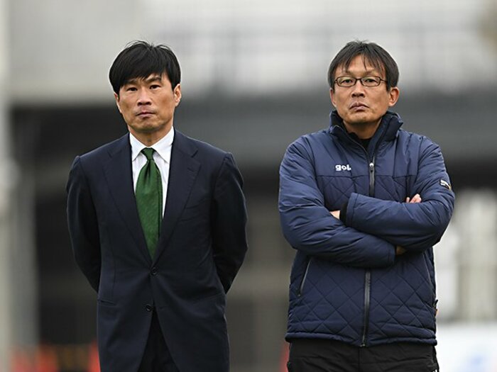 井原監督「誰だ、情報入れたの!」の教訓と昇格 諦めの悪い男・三浦文丈監督(相模原)に聞く“J2&J3の魔境性”<Number Web> photograph by Getty Images