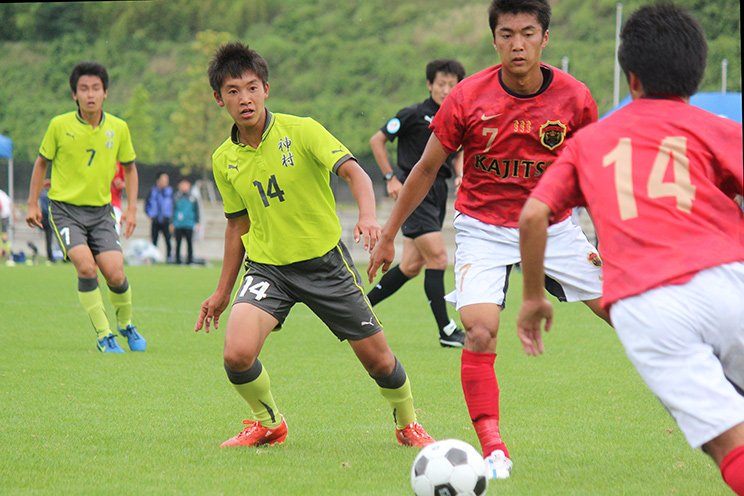 逆にすごいな 中村憲剛も驚く 川崎内定ボランチ橘田健人の感覚 Jリーグ Number Web ナンバー