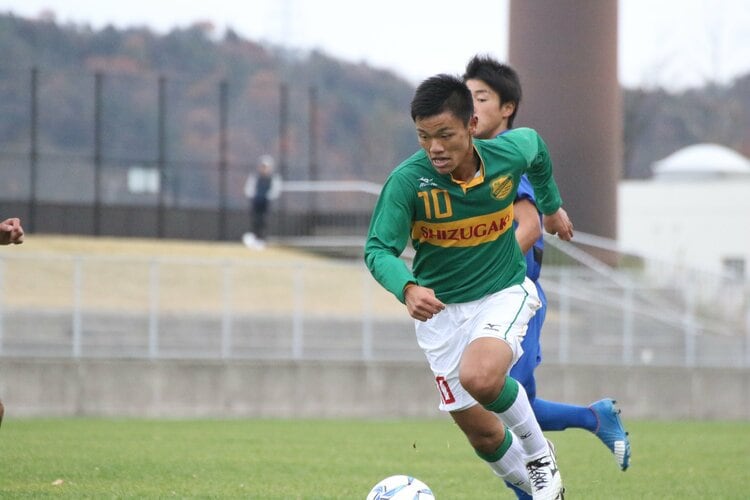 パリ五輪世代》MF松村優太（鹿島）が1年目にぶつかった「ドリブラーの
