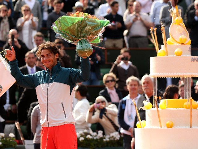 赤土の王者”ナダルが35歳に 全仏恒例の「特大ケーキで祝福」は16年前の