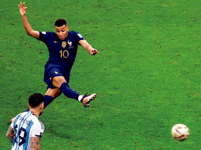 フランス代表2019 100周年記念 エムバペ W杯チャンピオンパッチ L フランス代表2019 100周年記念 エムバペ W杯チャンピオンパッチ