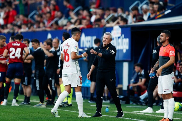 久保建英がGK姿？奇跡の残留に歓喜、“ズボンを抜いだお宝写真”も… 「苦しんだタケのリーガ3年目」をカメラマン視点で振り返る(13)