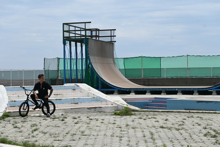 鵠沼海浜公園スケートパークにて。ドラマ「ラスト・シンデレラ」のロケ地でもある