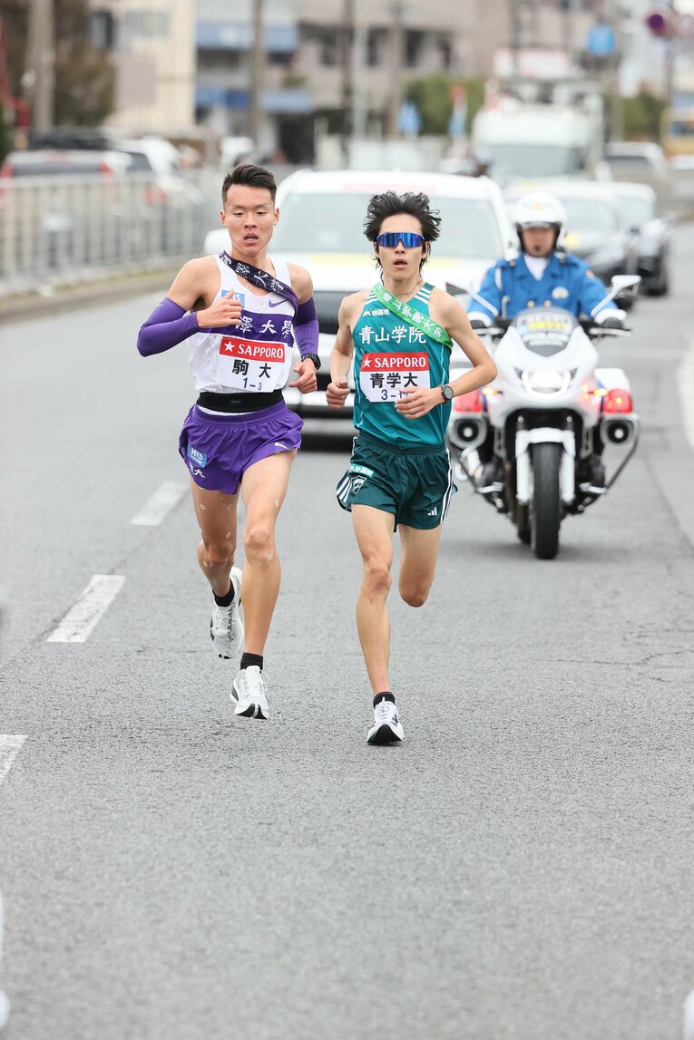 様子を見ながら前に出たりと揺さぶりをかける太田　©JMPA