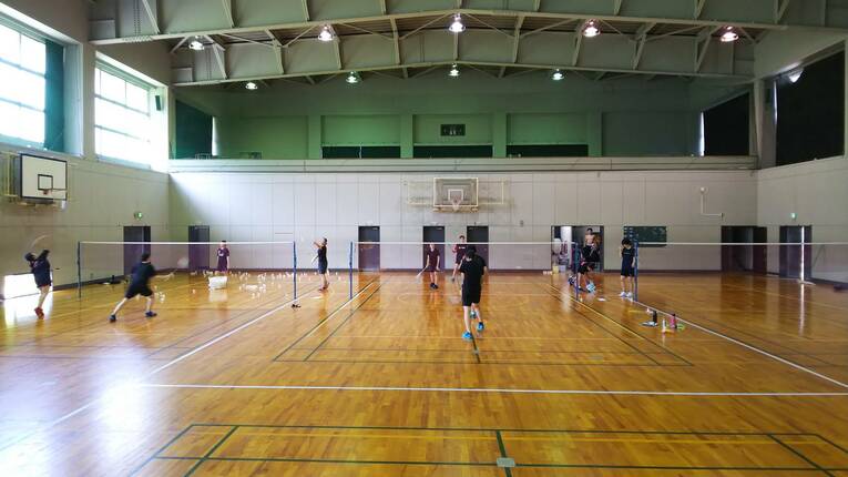 勝山高校バドミントン部の練習風景（2021年撮影）