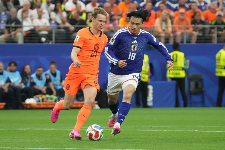 オランダのボール支配の中心となったフレンキー・デヨング　©Masashi Hara