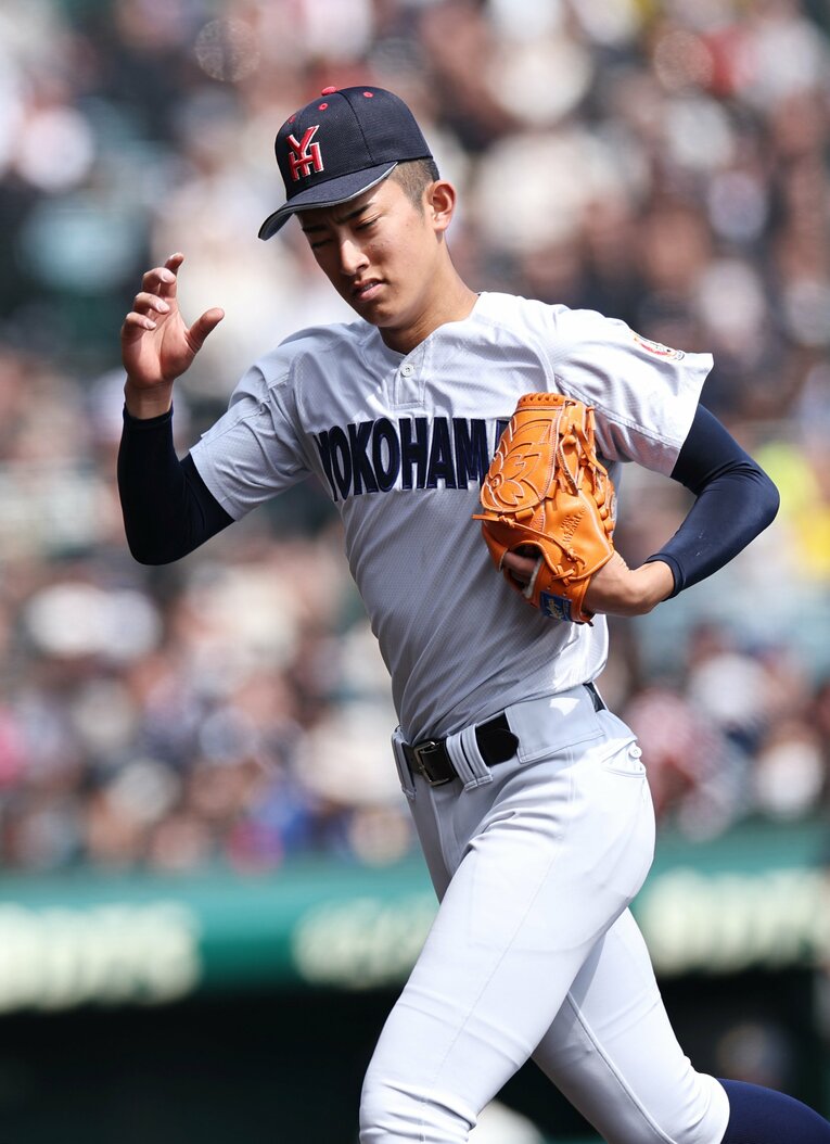 織田がはじめて「横浜のエース」として迎えた甲子園だったが…　©JIJI PRESS