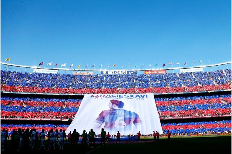 シャビ新監督41歳は暗黒バルサを救えるか 《メッシとの黄金連係・涙を撮ったカメラマン》が就任会見・初采配に見た“希望”とは(50)