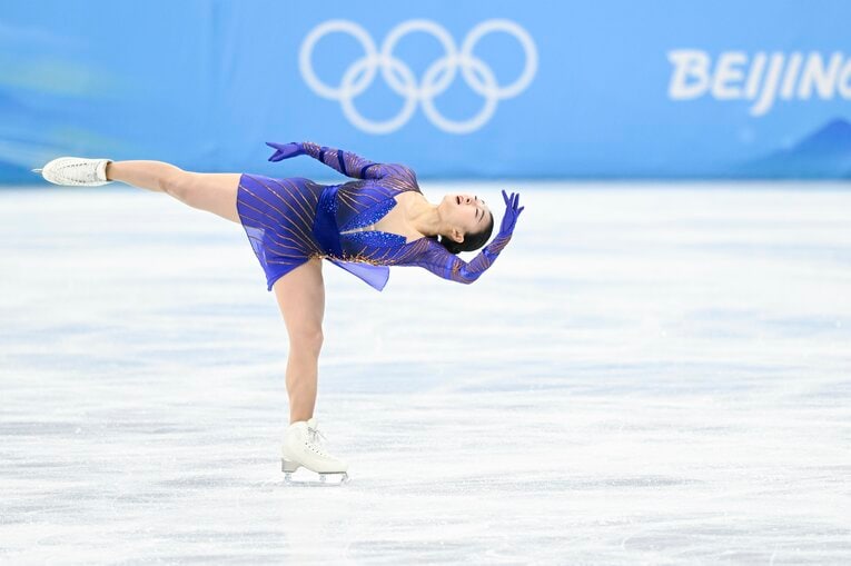 「泣いてる場合じゃない」新女王・坂本花織と中野コーチが守った“フィギュアの品格” 「20年前のスケート」発言のタラソワへ伝えたいこと(62)