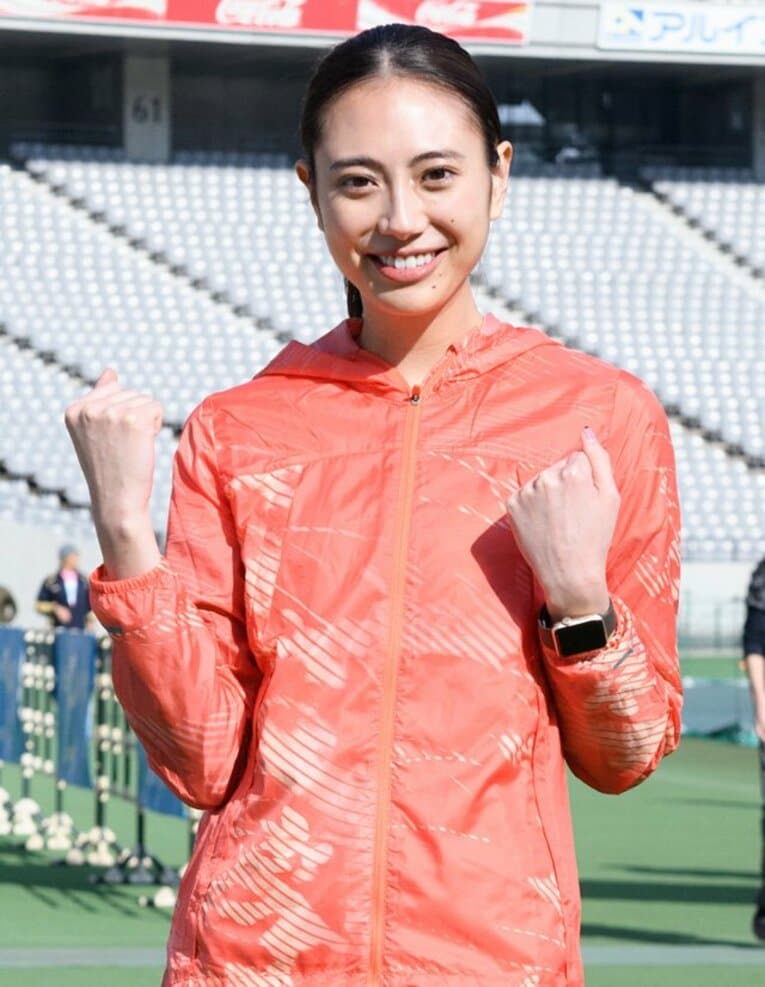 土屋巴瑞季（モデル）　モデルとして、女性ファッション誌やカタログなどに出演中。2013年にホノルルマラソンに挑戦し、見事に完走。