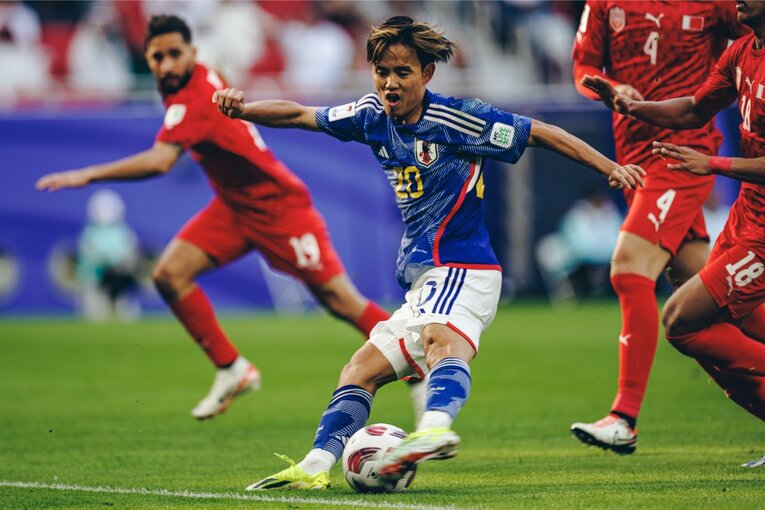 アジア杯バーレーン戦「久保の幻惑パス＋ノールックシュートでゴール」写真セレクション（全12枚中の9枚目）　©Kiichi Matsumoto　