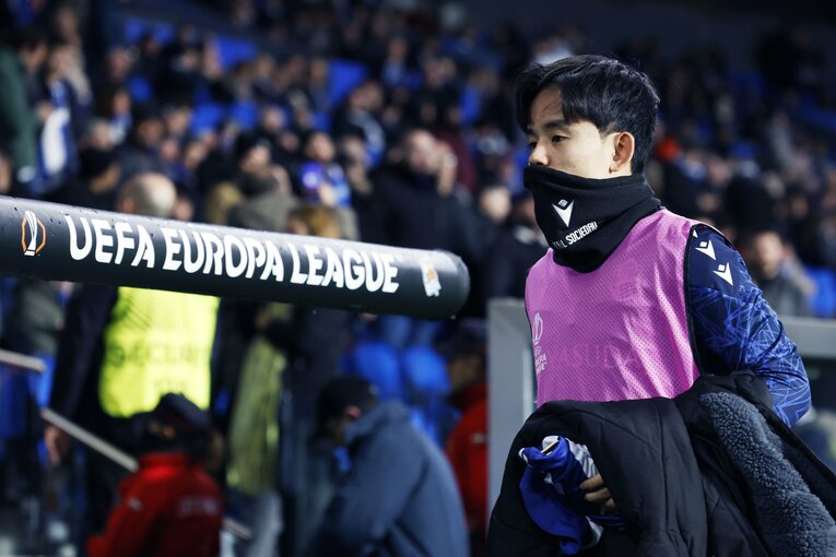 久保建英が「ベンチで同僚を爆笑させてる」“最高の1枚”を撮影後…過密日程に「ちょっとツラいかな」本人が語った“意外な理由”を思い出す(3)