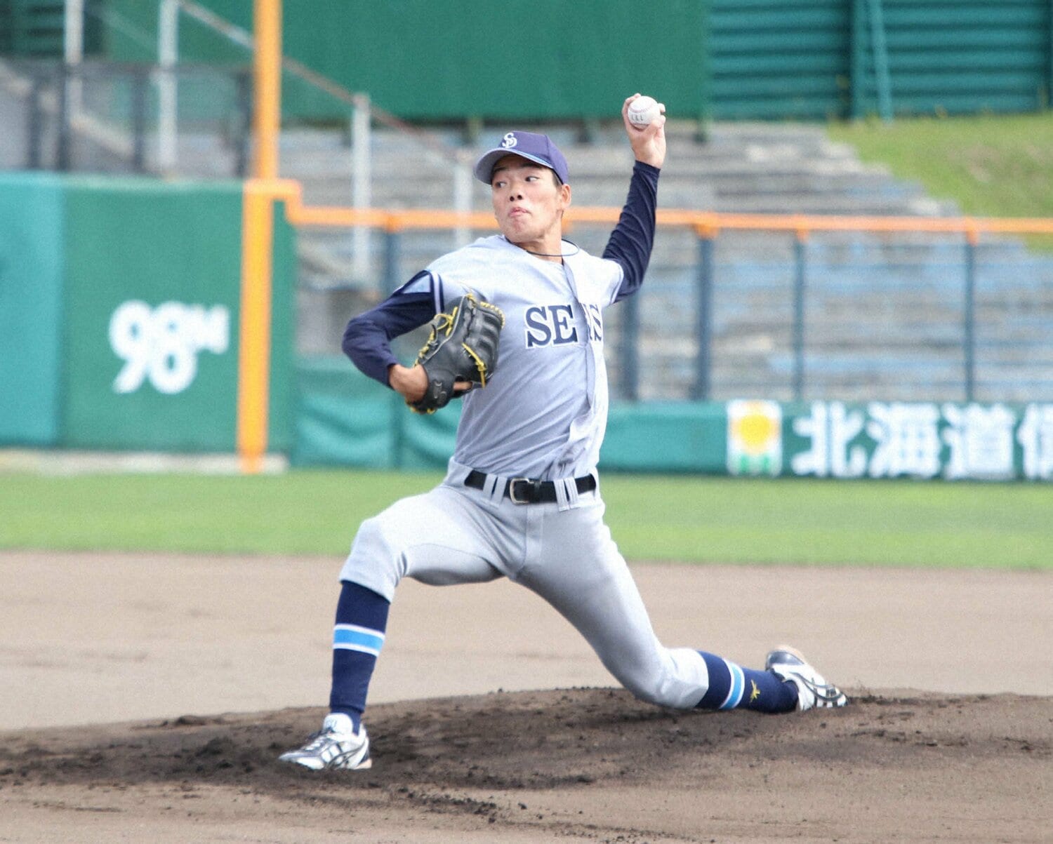 今秋のドラフト有力候補、星槎道都大の滝田一希投手（183cm78kg・左投左打）
