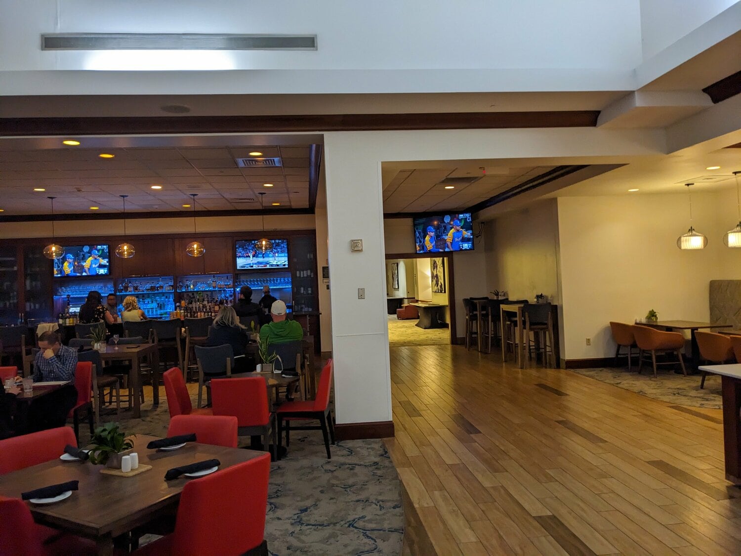 シカゴのホテルではWBC準々決勝アメリカvsベネズエラが放送されていた