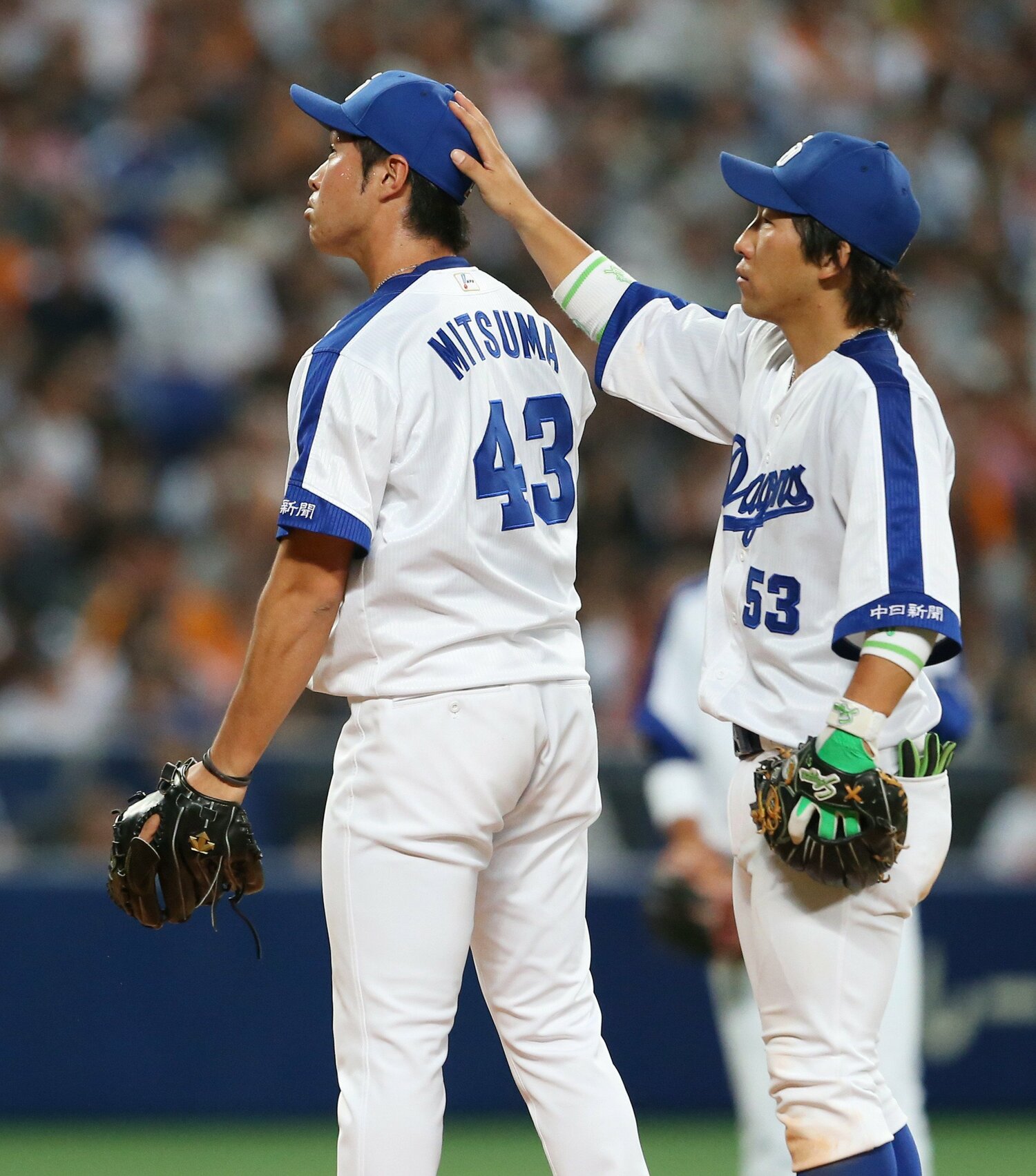 中日時代の亀澤(右) ©JIJI PRESS