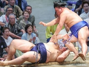両横綱不調で波乱の名古屋場所…”最近の横綱昇進条件が甘い”と言われるが、元大関・魁皇は異論「逆なんですよ」