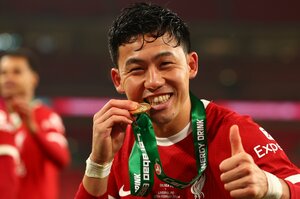 【人気】英国紙が絶賛「チェルシーに足りなかったのはエンドウ」リバプール遠藤航31歳に“危険タックル”も…松葉杖姿で語った本音「痛かったですけど…」