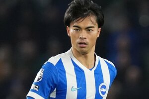 「（クリア夫人から）刺激を受けている」シャイな三笘薫28歳が“プレミア100試合”で語った「妻への感謝」…“現役アスリート”クリア夫人は6年ぶり好記録