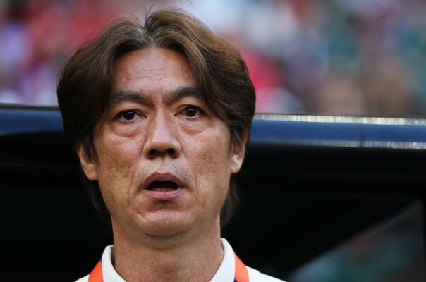 監督への殺害予告、ファンからの罵声…W杯で敗れた韓国代表の“失敗の本質”とは? 「(ホン・ミョンボは)痛々しかった」密着記者が見た“韓国の現実”