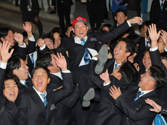 「信じていたんですけどね」163センチ“NPB最小選手”指名のウラ側で…ある難病と闘った選手の指名漏れ「4人がプロ志望届提出」近畿大ドラフト密着秘話＜Number Web＞ photograph by AFLO