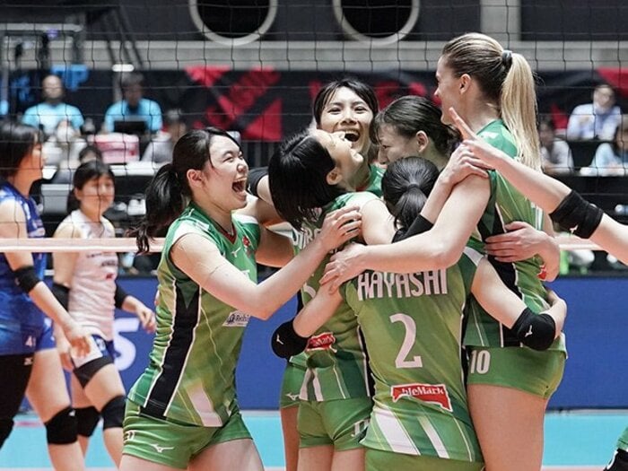 “約束”を果たした優勝請負人。吉原知子がJTに植え付けたバレー。＜Number Web＞ photograph by Kyodo News