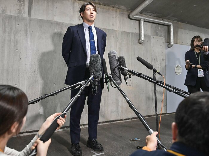 《ドキュメント》ゾンビたばこ疑惑4選手ついに戦力外通告…球団は「信頼関係を築くことが難しい」カープ激震の1日を記者はどう見たか＜Number Web＞ photograph by KYODO