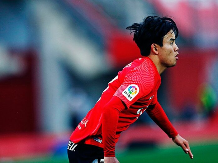 「クボはファウル覚悟で止めなければ」 残留争いで久保建英が大仕事…辛口のタクシー運転手もニコリ〈カメラマン現地取材〉＜Number Web＞ photograph by Daisuke Nakashima