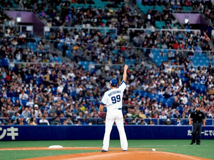 右腕を上げる仕草に、松坂大輔の本音が見えた。～今から動かすよ、と右肩に教えるために～＜Number Web＞ photograph by KYODO