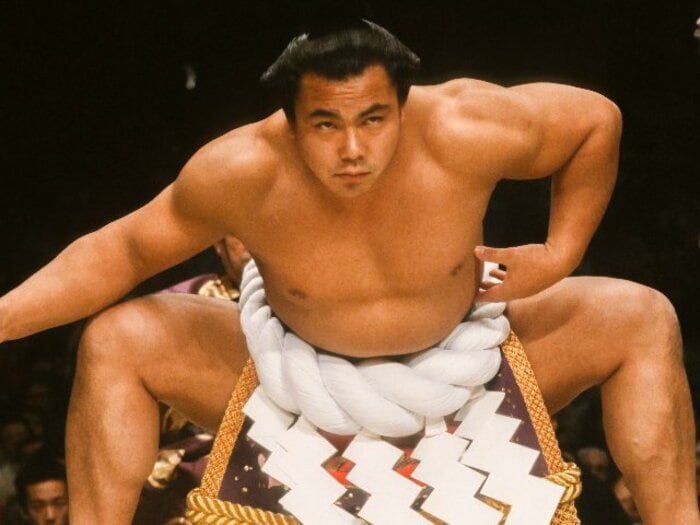 「千代の富士さんの筋肉は鉄板…痛くて痛くて」「『ウォーッ！』肩を脱臼した直後に腕立て300回」“最高の横綱”と対戦した元大関の告白＜Number Web＞ photograph by Getty Images