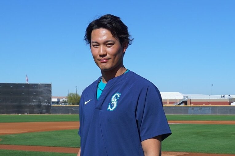 2月末、キャンプ地のアリゾナで取材に応じた藤浪晋太郎（マリナーズ）　©NumberWeb