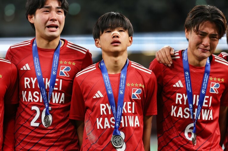 選手権は準優勝に終わったが、大会を通して技術の高さを見せつけた流経大柏・亀田歩夢（3年）。来季からJ2昇格を果たしたカターレ富山でプレーする ／ photograph by Naoki Morita/AFLO SPORT