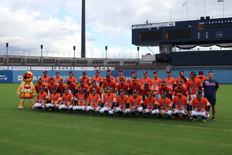 本拠地最終戦前の記念撮影　©Kou Hiroo