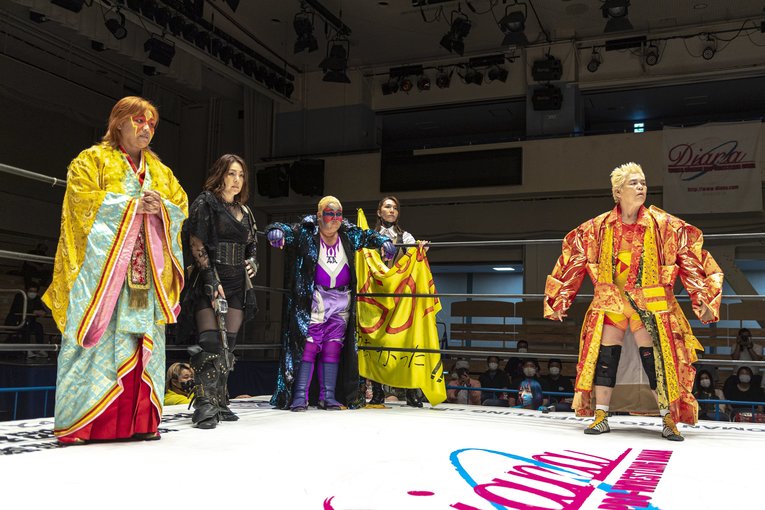 神取＆アジャ＆“W井上”！ レジェンドたちが若手精鋭軍との「3本勝負」で必殺技連発…“お祭り”カードに見た歴史的意義とは？(2)