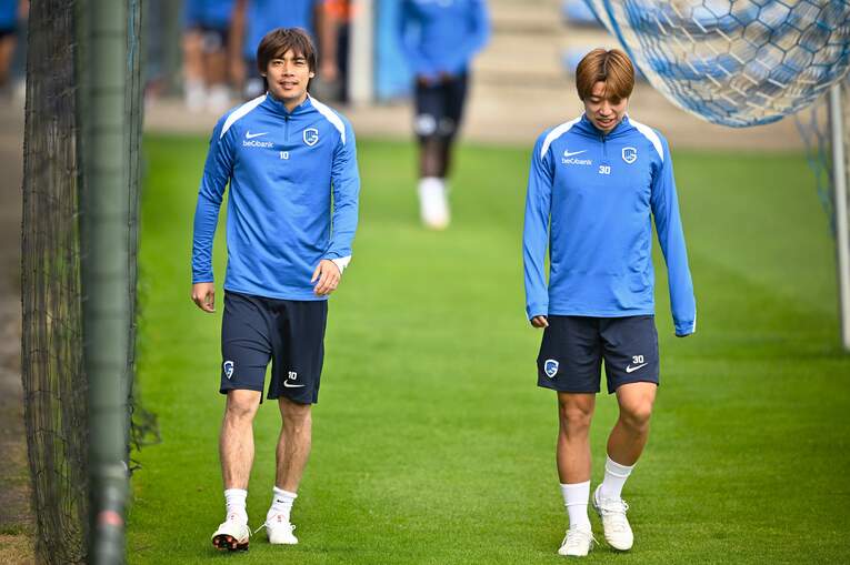 25-26シーズン、ベルギーのゲンクに復帰した伊東純也（左）。横山歩夢とチームメートとなっている　©Sipa USA/JIJI PRESS