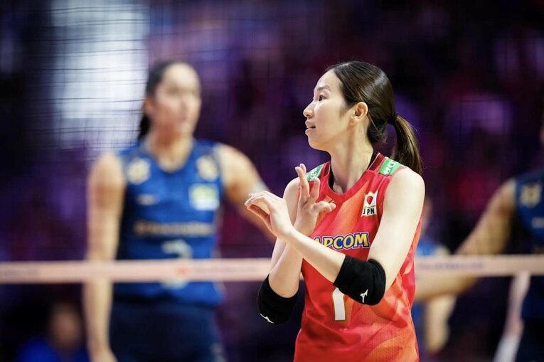 栄絵里香（VNLブラジル戦）　©︎Volleyball World
